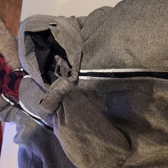 đť…şcanadiana Snow Suit 3-6 months Gray and Red Lining - Picture 3 of 6